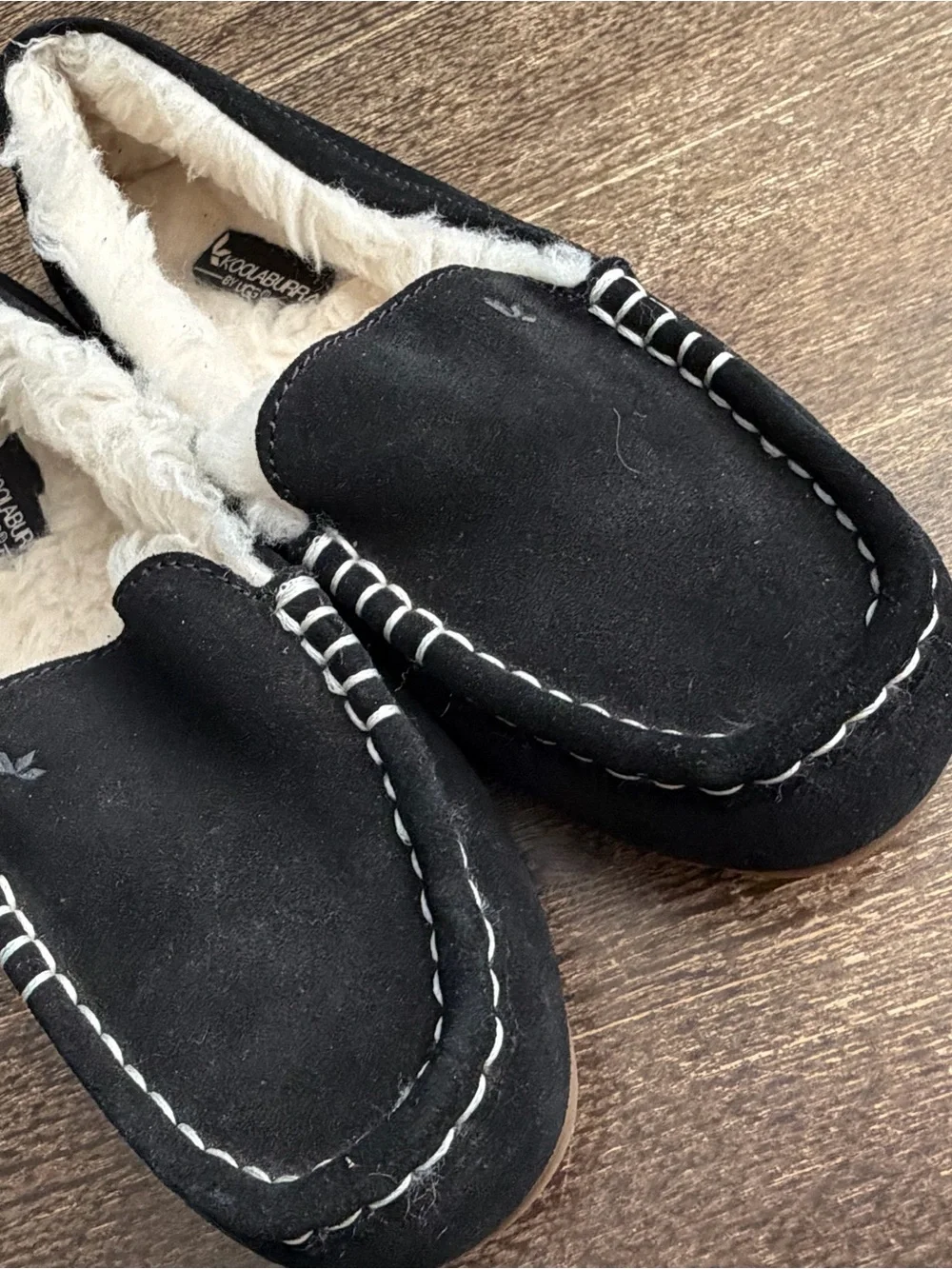 Koolaburra UGG Black Moccasin Slippers Size 6